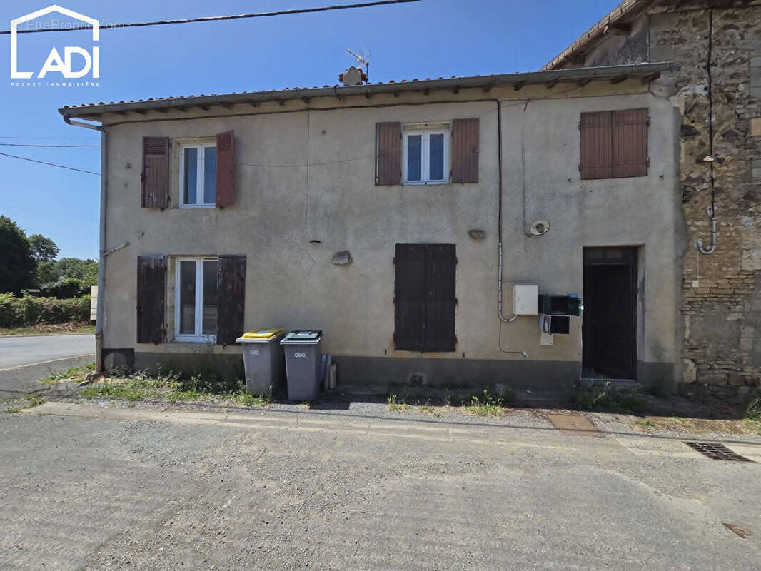Maison à EXIREUIL