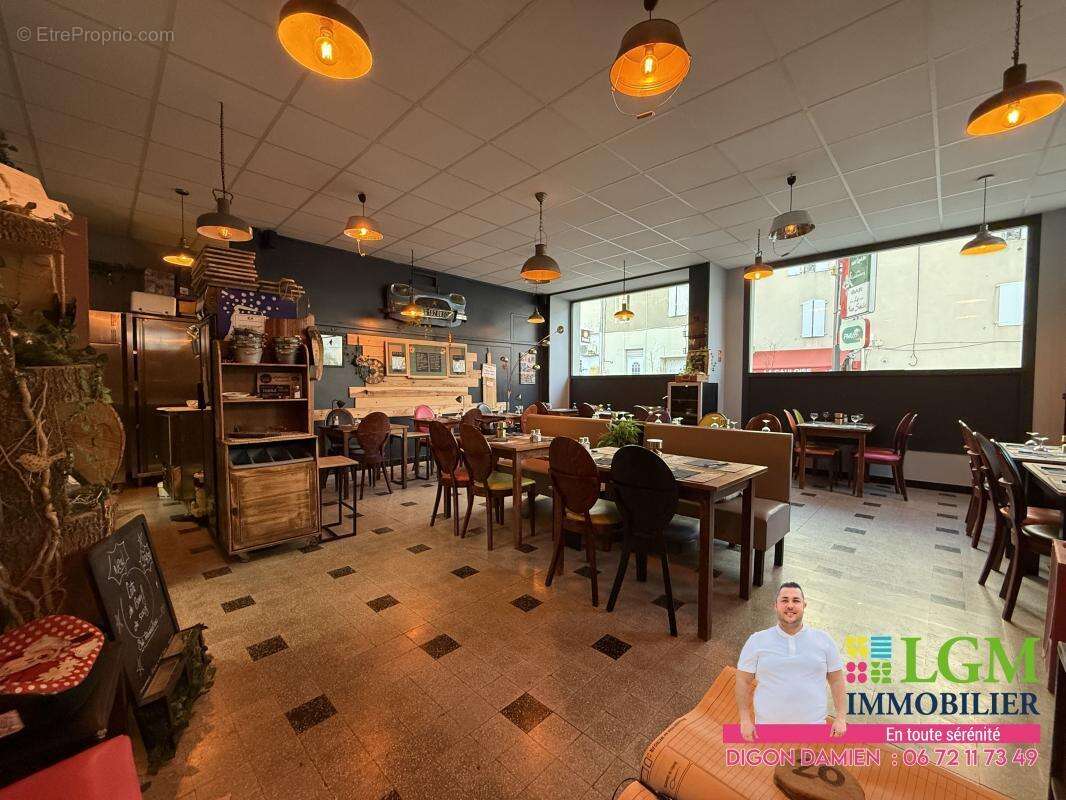 Commerce à SALINDRES