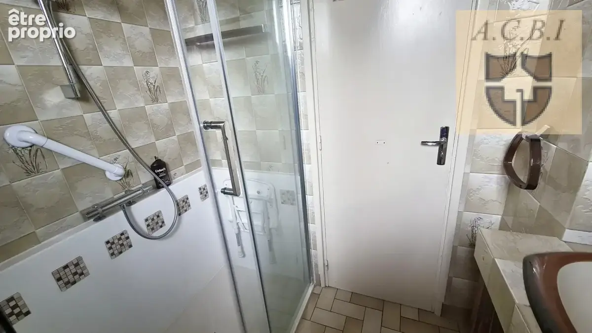 Ensemble immobilier  ou maison familiale (~122 m2 hab. + sous-sol total) - photo 10