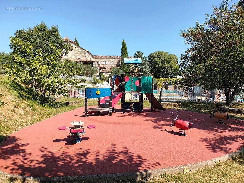 Appartement à BERRIAS-ET-CASTELJAU