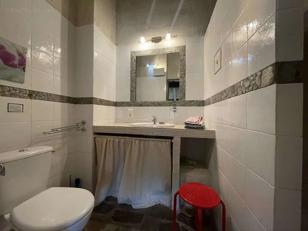 Maison à LE COLLET-DE-DEZE