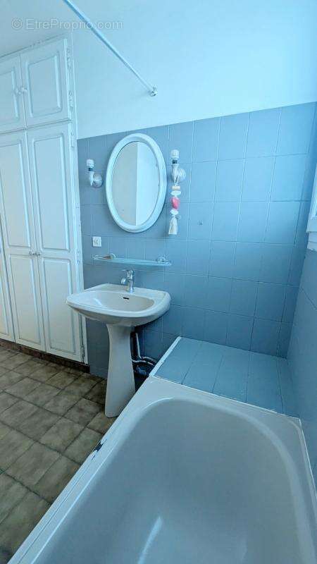 SALON DE PROVENCE (13)  appartement T3 (2 chambres) de 70 m² très lumineux - photo 11