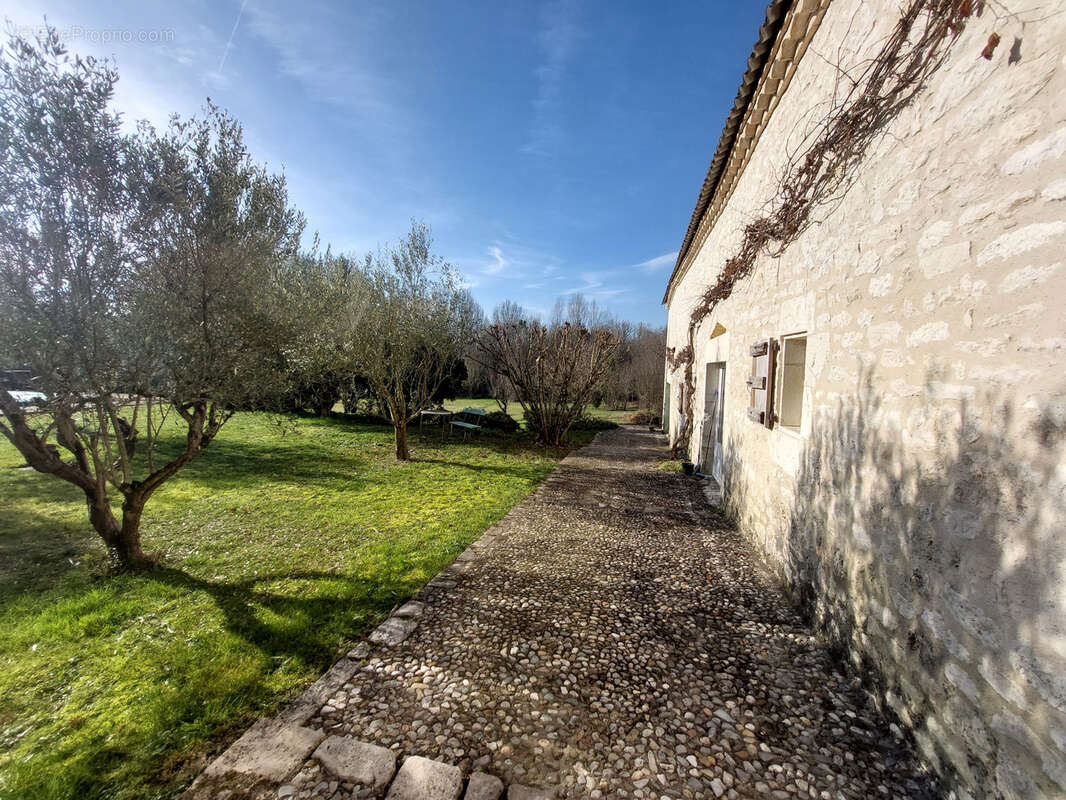 Maison à MONTCUQ