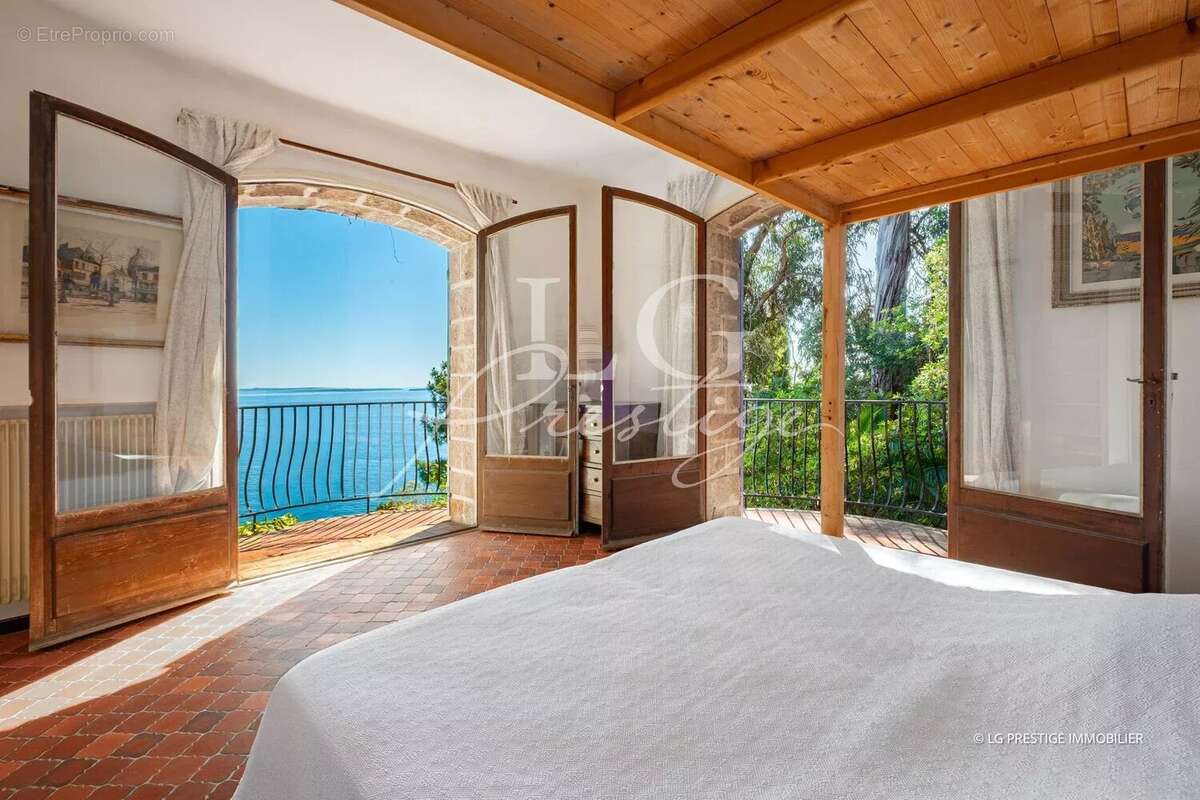 Maison à THEOULE-SUR-MER