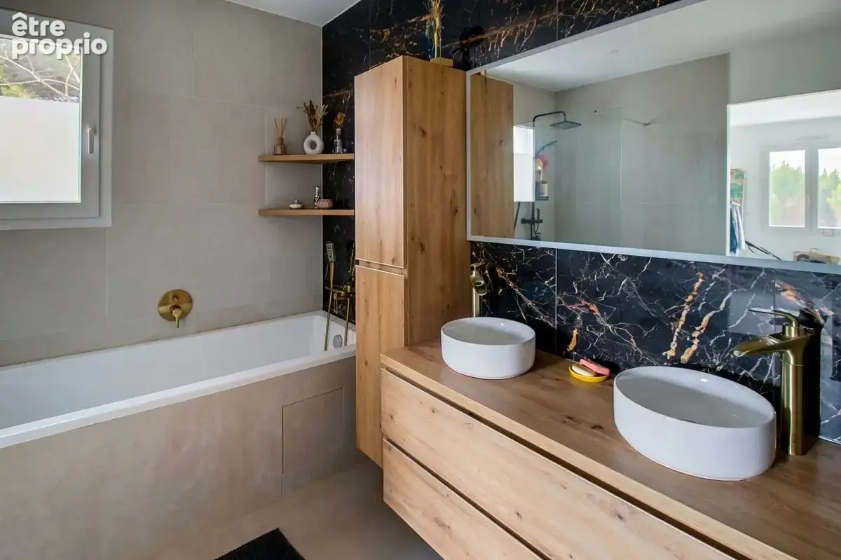 A VENDRE ! Villa neuve 5 chambres de 140 m² avec piscine et garage - VIDAUBAN - photo 7