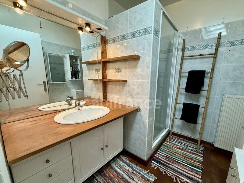 Le charme de l'ancien, le confort d'une rénovation soignée et un extérieur pensé pour profiter… sans les contraintes d'un grand  - photo 19