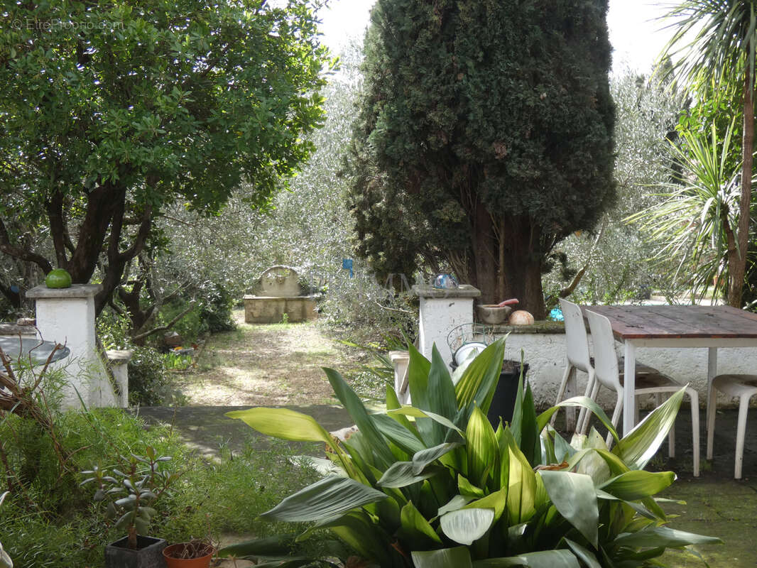 Maison à LORGUES