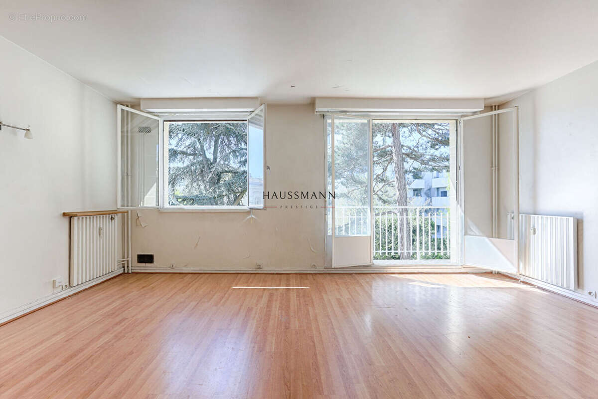 Appartement à NEUILLY-SUR-SEINE