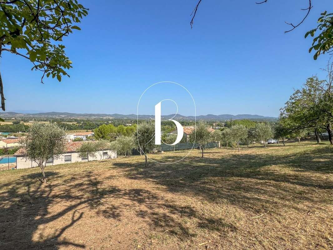 Terrain à BARJAC