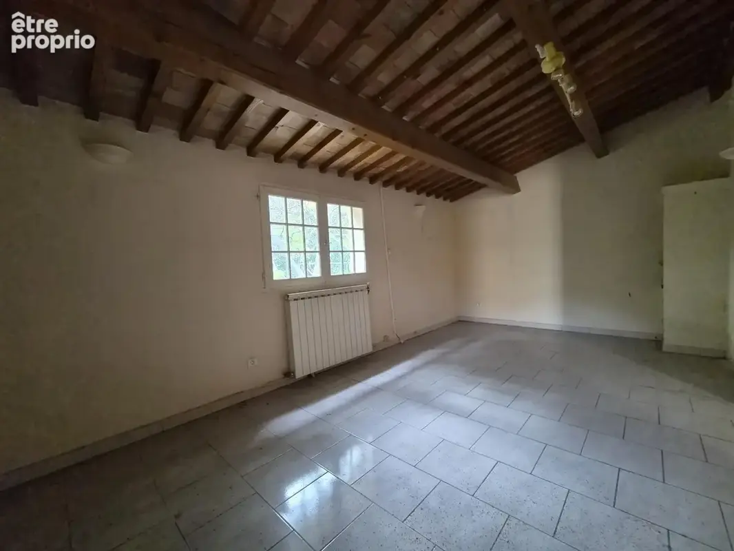 Maison de caractère avec piscine, grand terrain arboré et fort potentiel de valorisation - photo 5