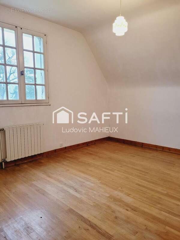Maison 131 m² à Les Fougerets  - photo 6