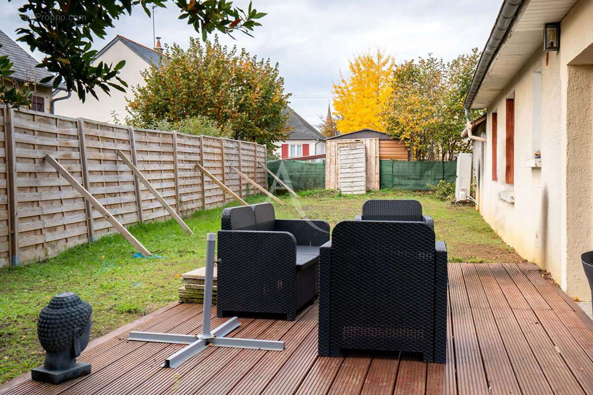 Maison à LE PUY-NOTRE-DAME
