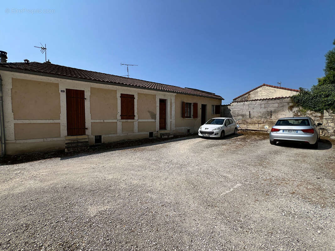 Appartement à RUELLE-SUR-TOUVRE