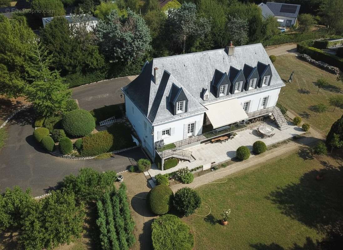 Maison à SAINT-CYR-SUR-LOIRE