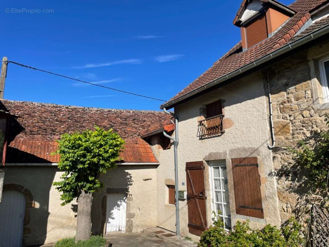 Maison à SAINT-LEGER-SUR-DHEUNE