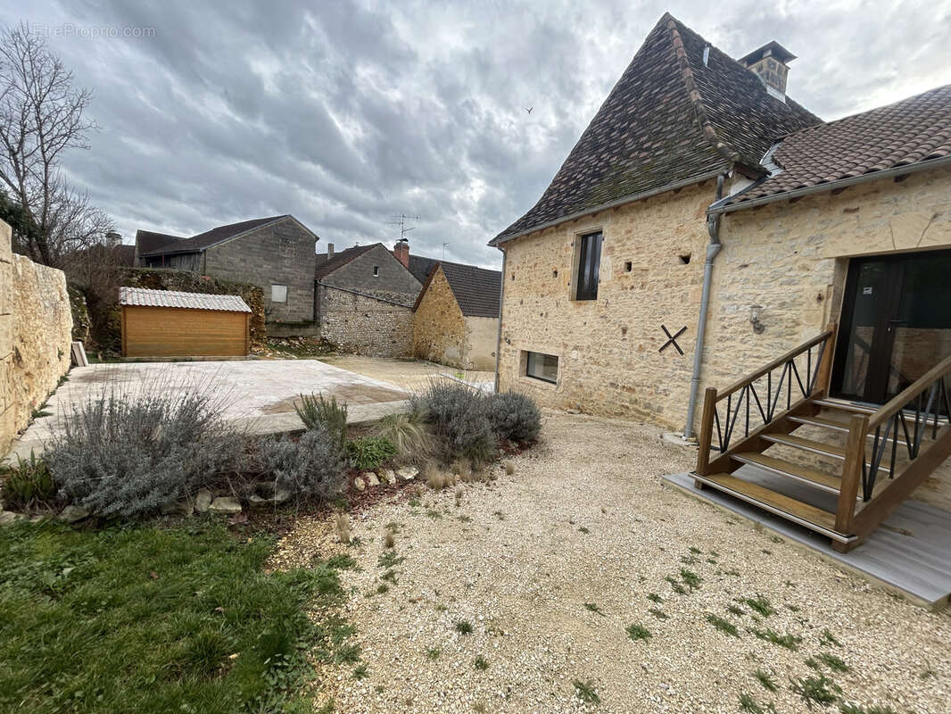 Maison à SAINT-MARTIAL-DE-NABIRAT