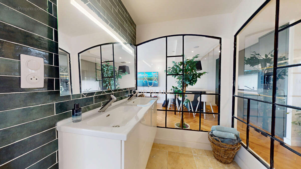 Appartement à SAINTE-SUZANNE