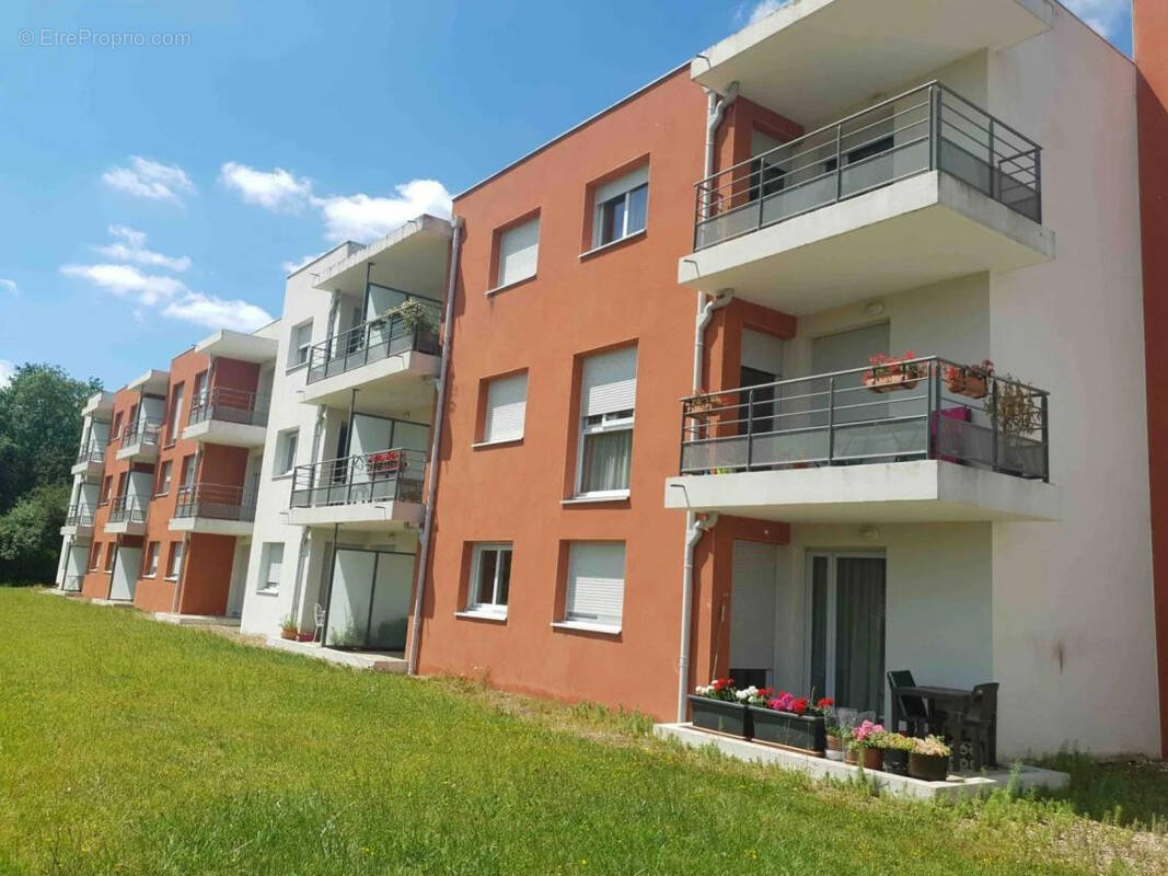 Appartement à YZEURE