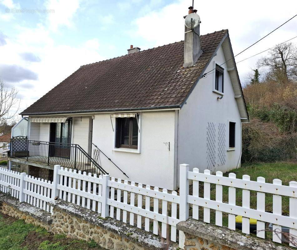 Maison à CUISE-LA-MOTTE