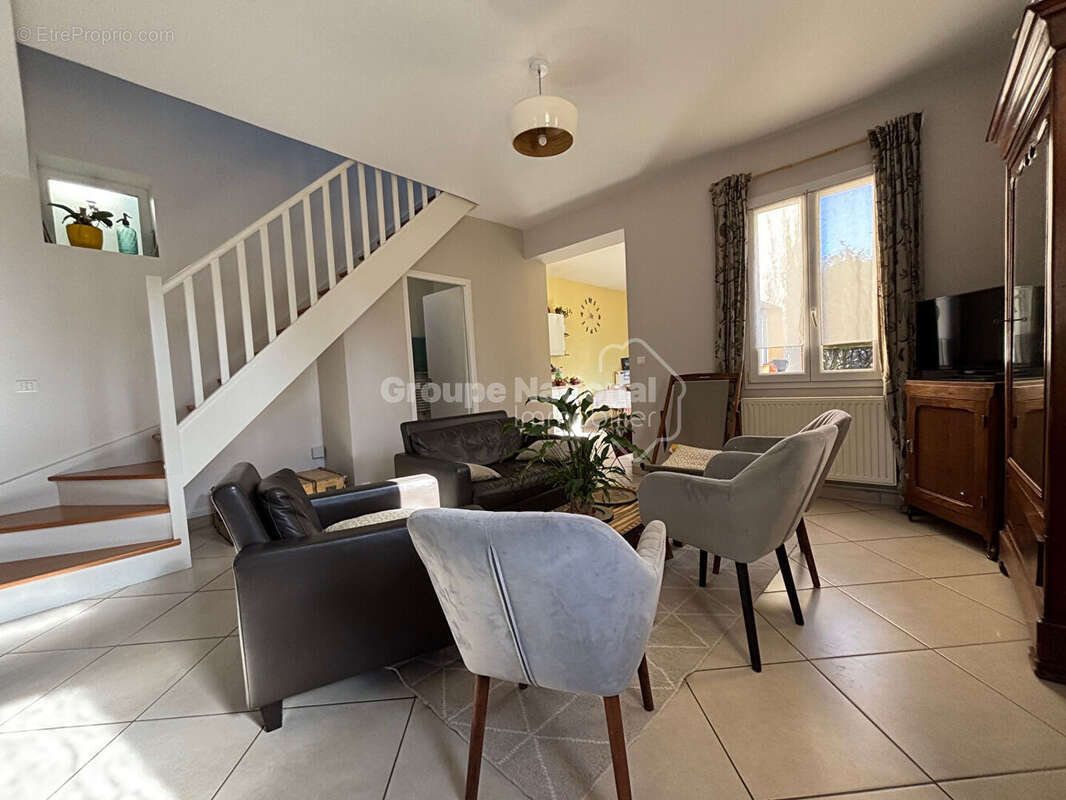 Versailles / Montreuil MAISON 6 pièce(s) 110 m2 avec jardin - photo 4
