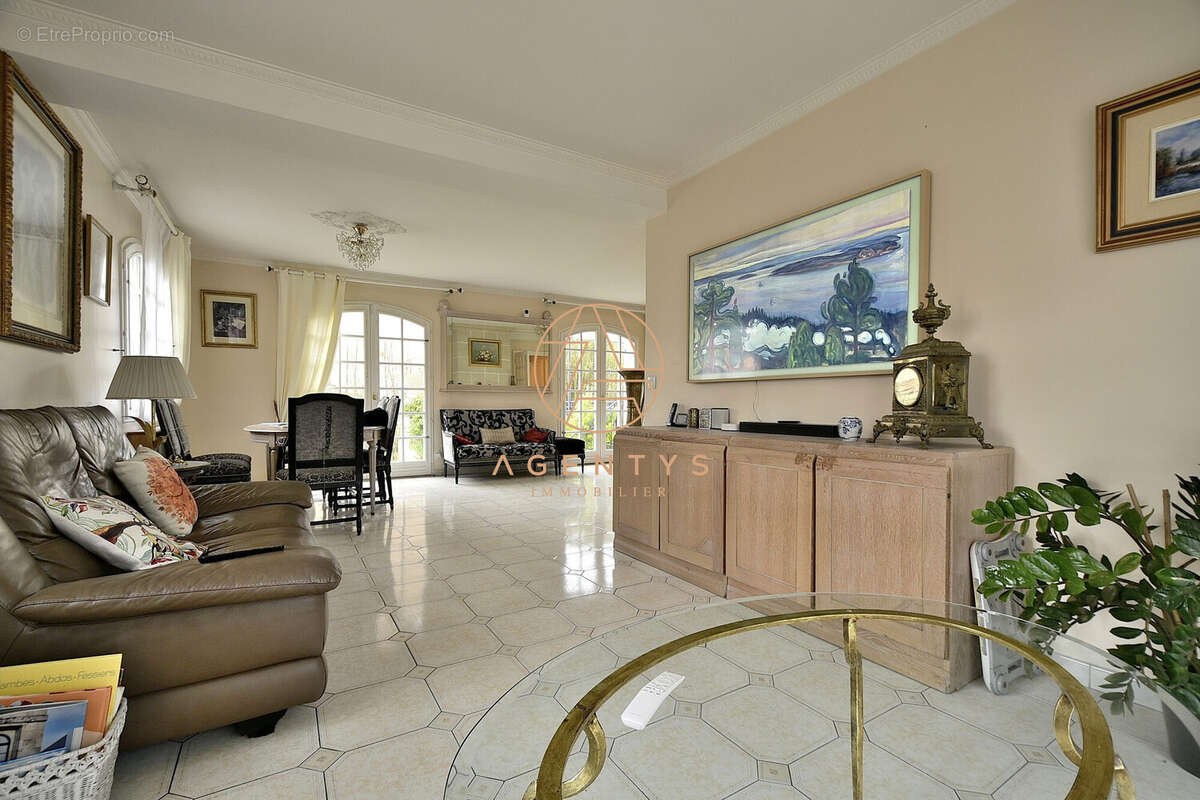 Maison à CHAMPIGNY-SUR-MARNE