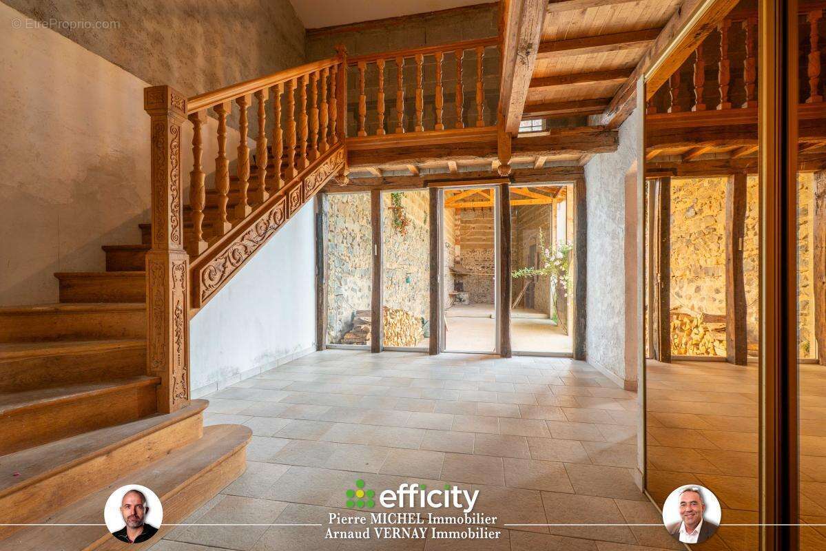 Maison 242 m² à Montrottier  - photo 11