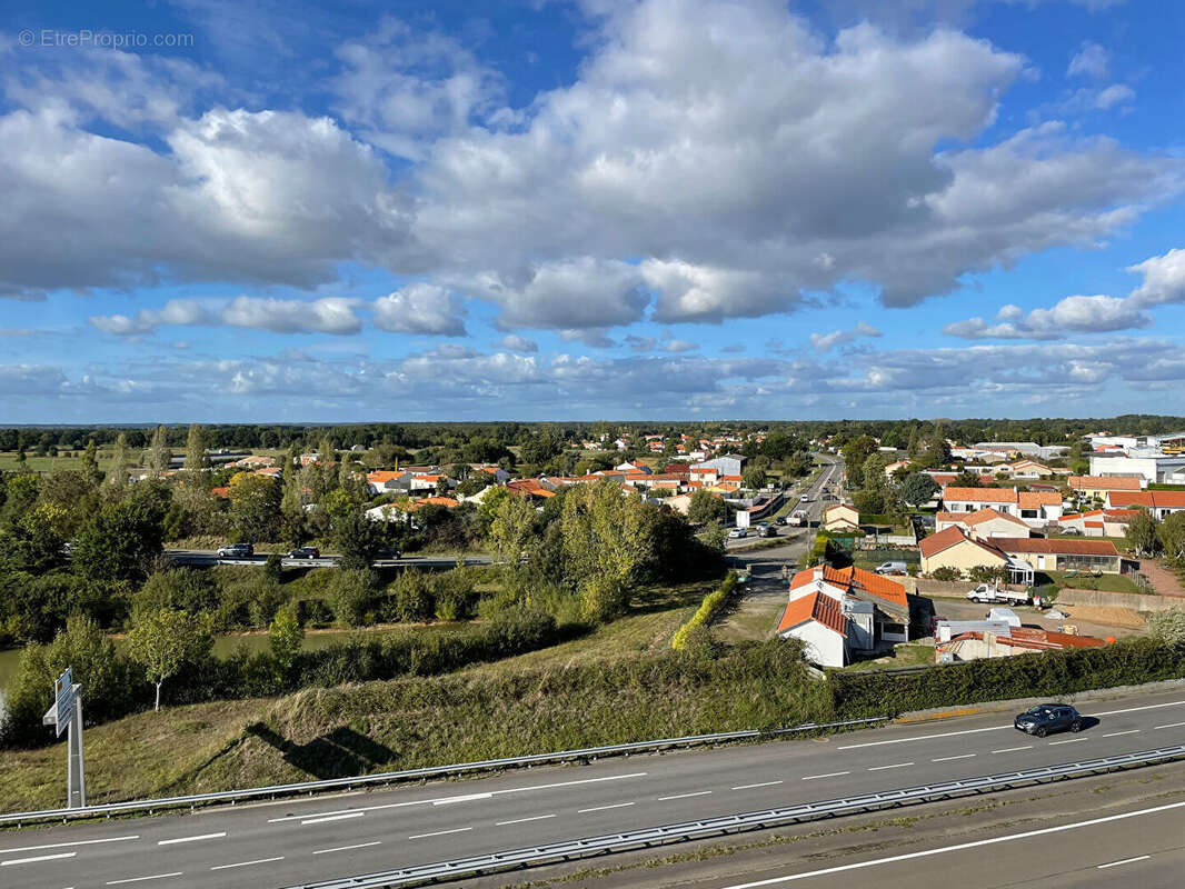 Commerce à SAINT-PHILBERT-DE-GRAND-LIEU