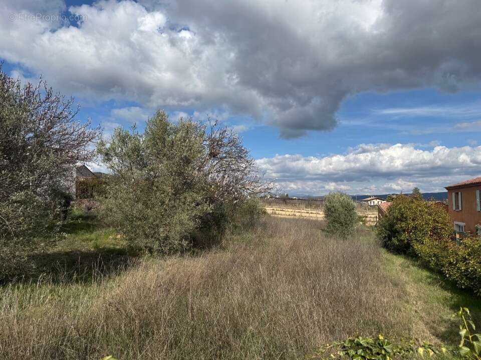 Terrain à VILLENEUVE