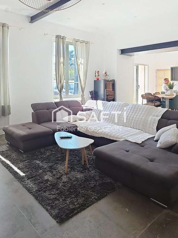Maison 180 m² à Soyaux  - photo 4