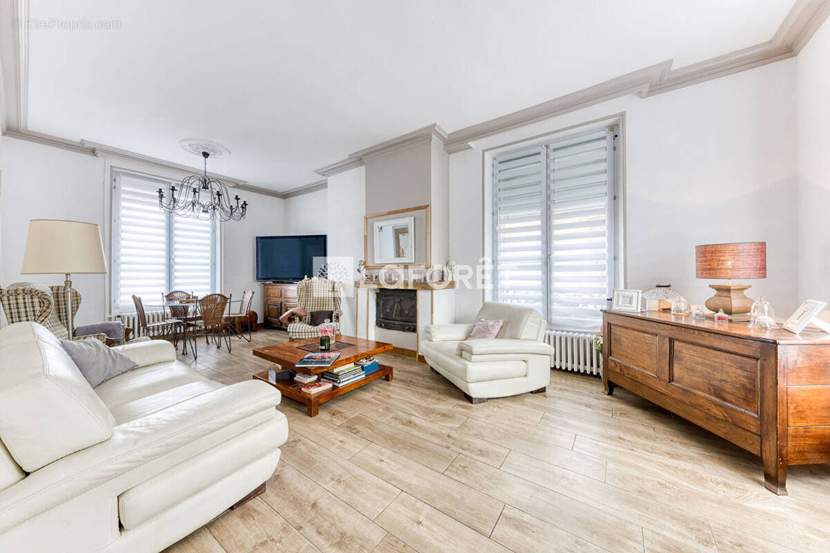 Maison à FAREMOUTIERS