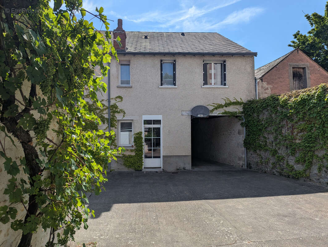 Belle maison de ville avec jardin et dépendances ! - photo 16