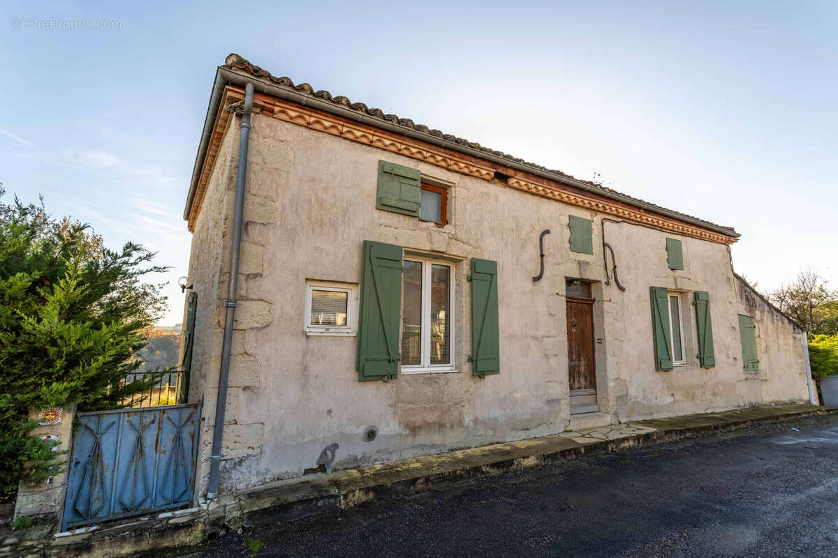 Village property - photo 2