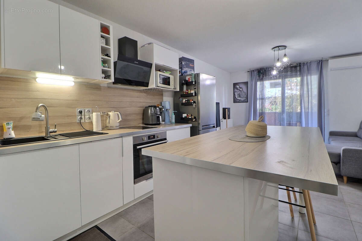 Appartement à SAINT-BRES