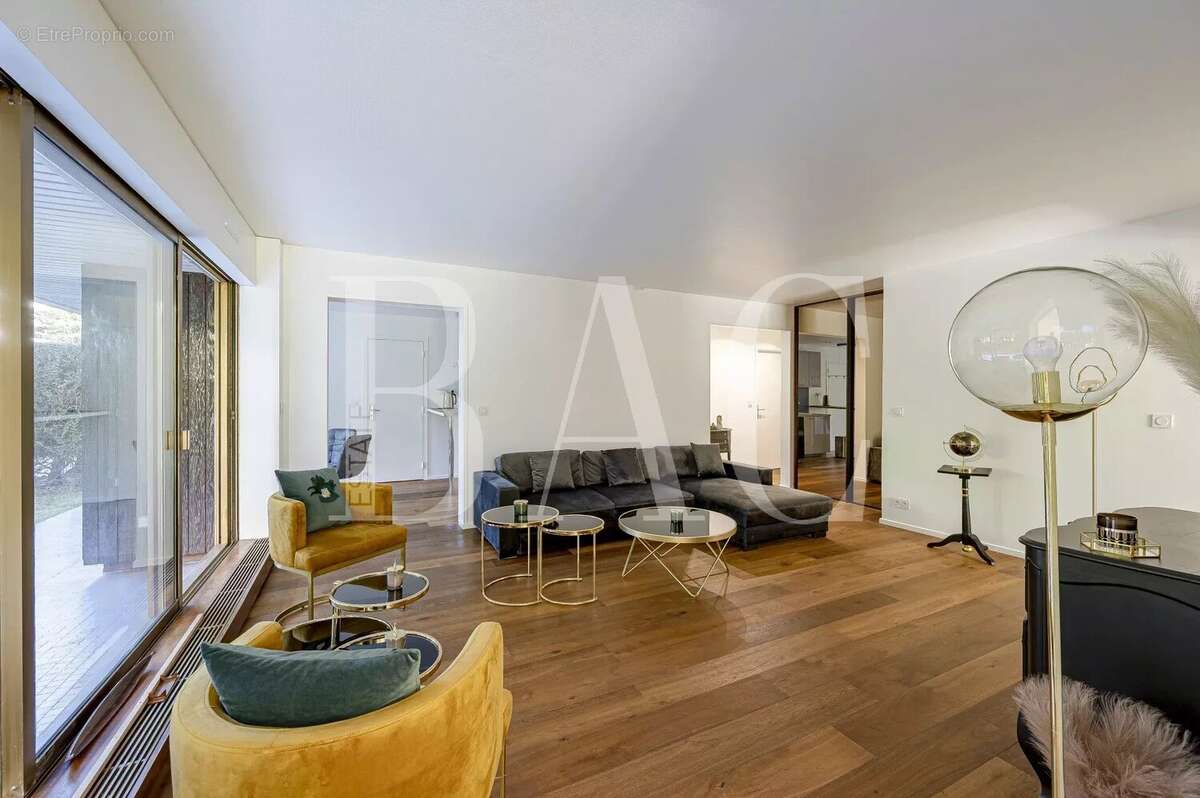 Appartement à VERSAILLES