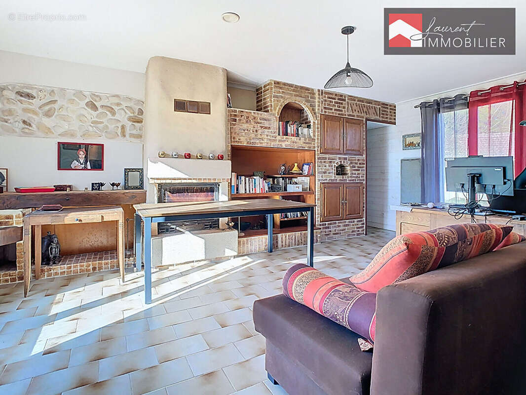 Maison à PONT-DE-VAUX