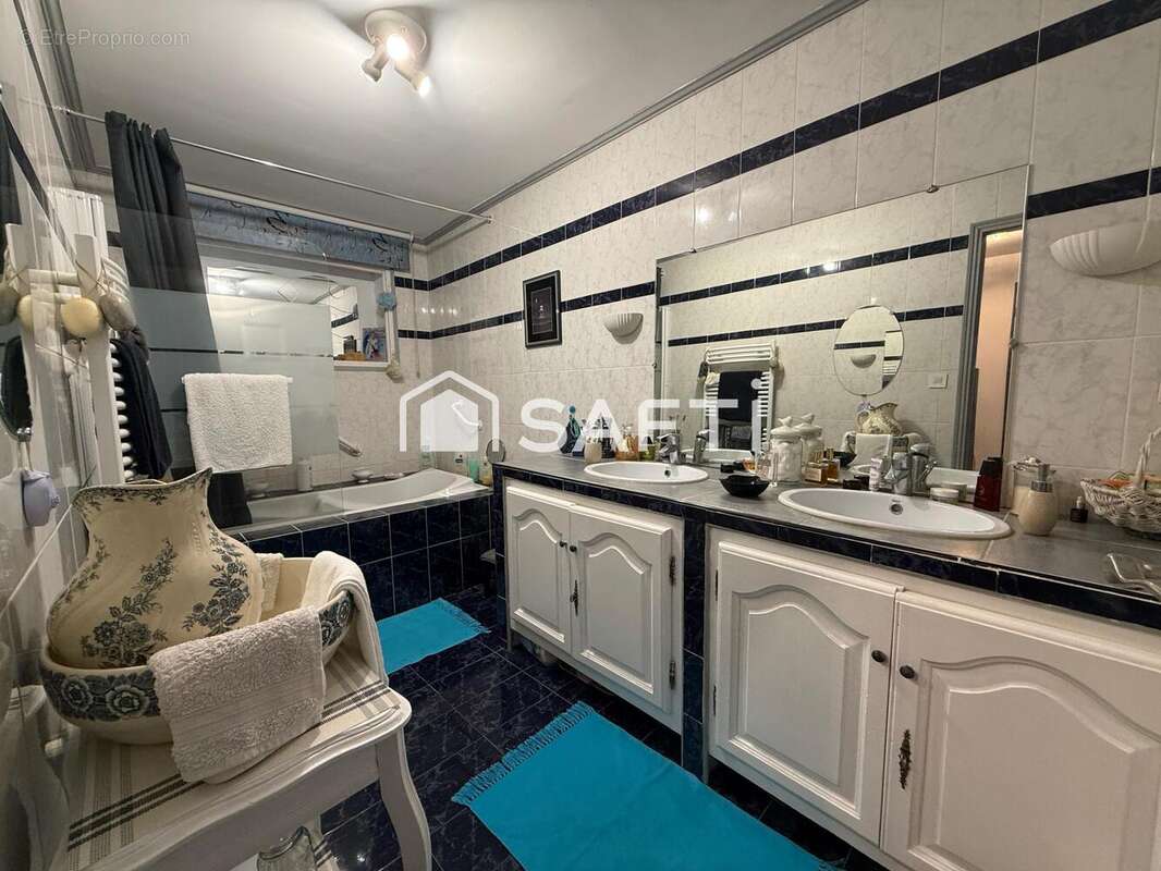 Maison 238 m² à Ollieres  - photo 8