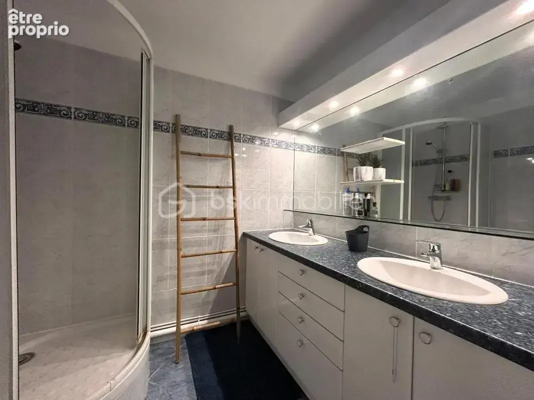 Appartement à vendre - 4 pièces - 90m² - photo 4