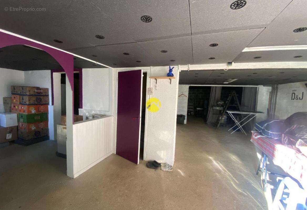 Maison à COURS-LES-BARRES