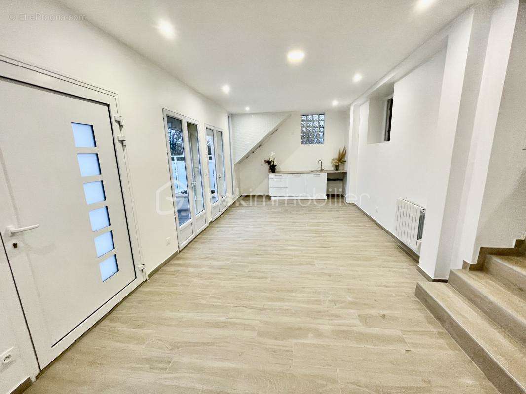 Appartement à FONTENAY-SOUS-BOIS