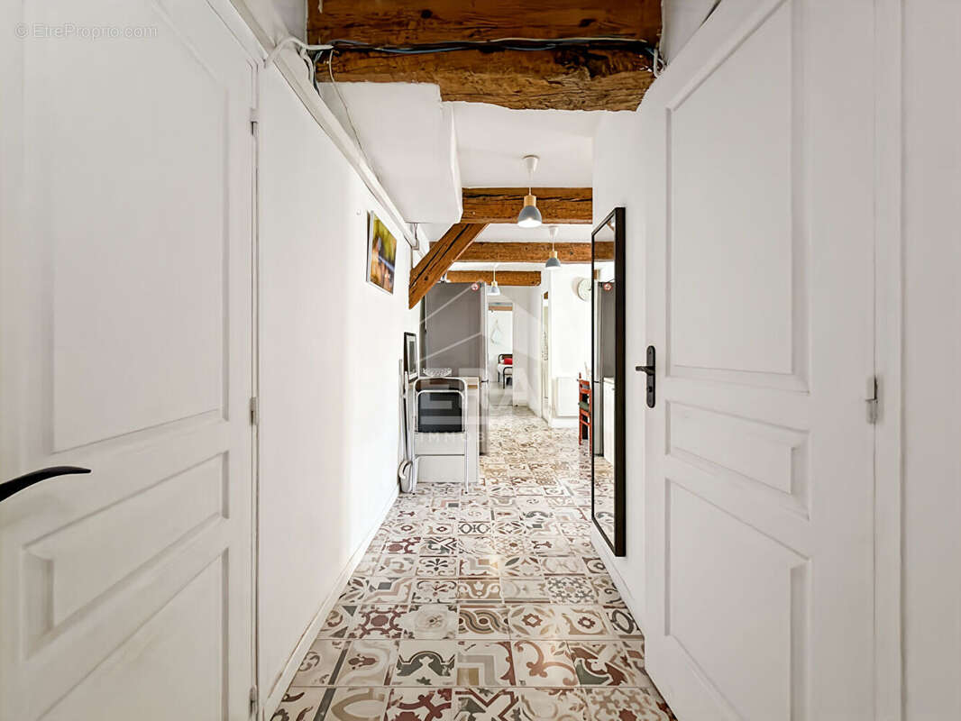 Appartement à MARSEILLE-1E