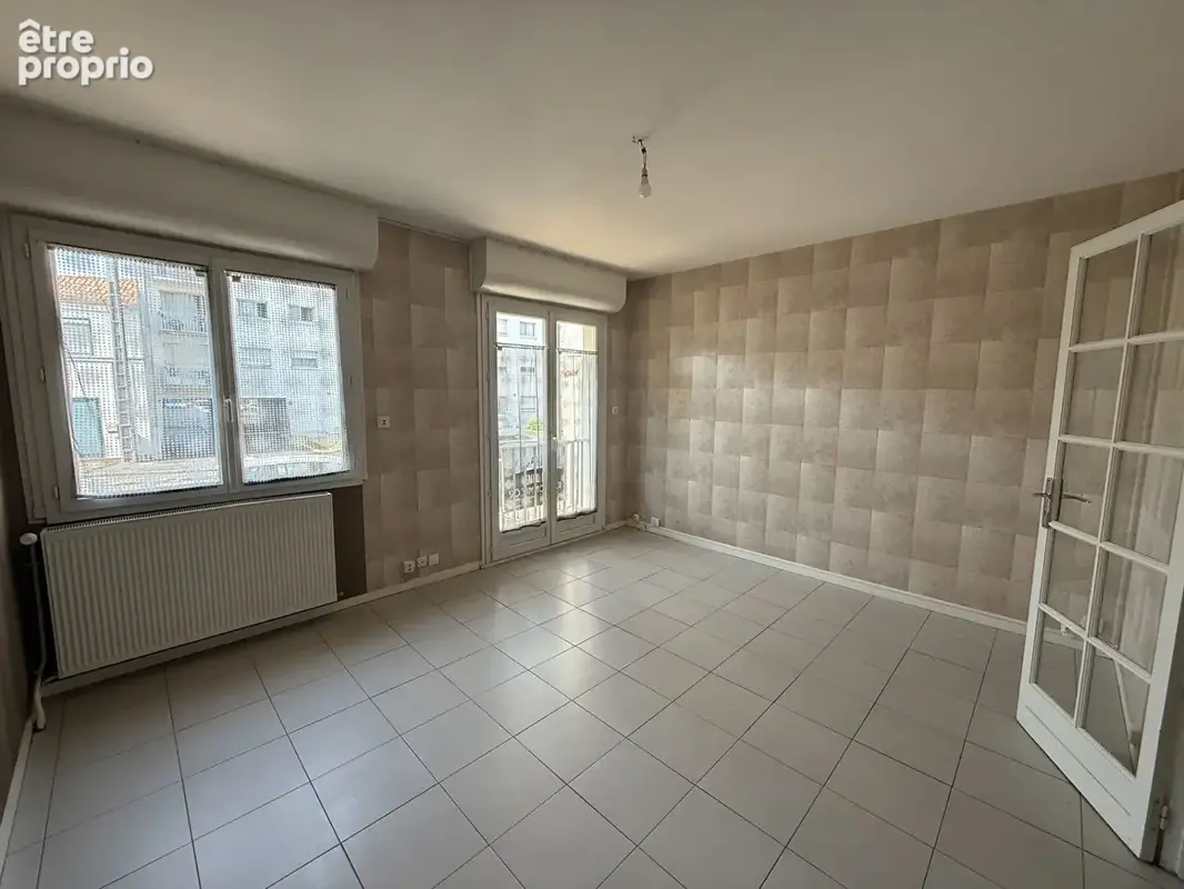 Appartement Niort 3 pièce(s) 72.83 m2 AVENUE DE LIMOGES . - photo 2