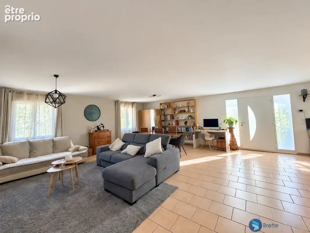 Toulon ouest - villa de plain pied - piscine - garage - photo 3