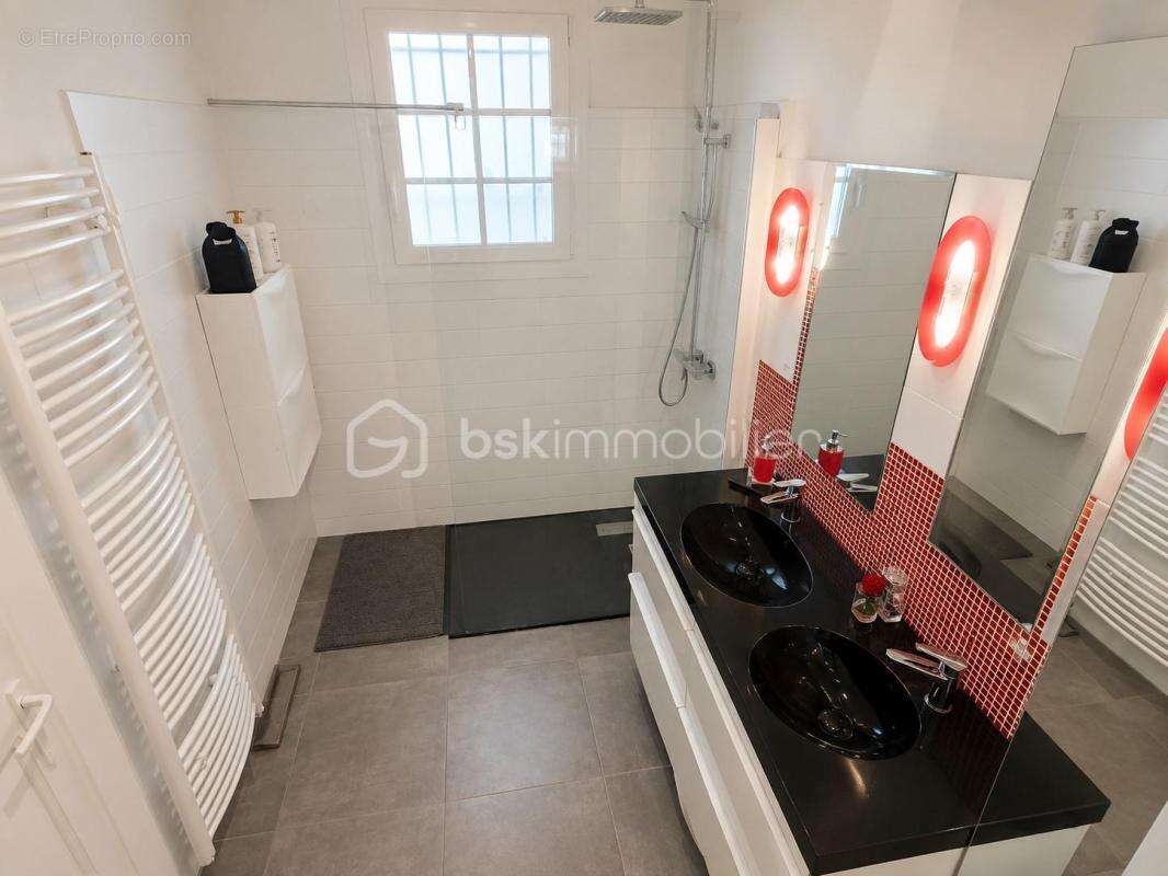 À vendre – maison familiale évolutive 130,50 m² – 4 chambres – 2 logements (t3 + t3) – jardin – terrasses – garage – toulon oues - photo 29