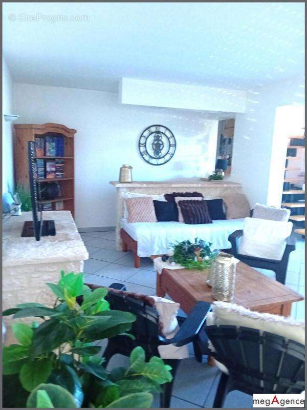 Maison à SAINT-GERMAIN-DE-MARENCENNES