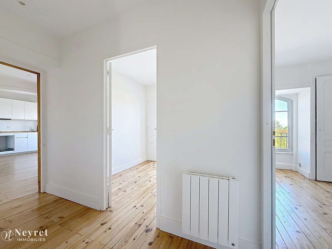 Appartement à SAINT-GENIS-LAVAL