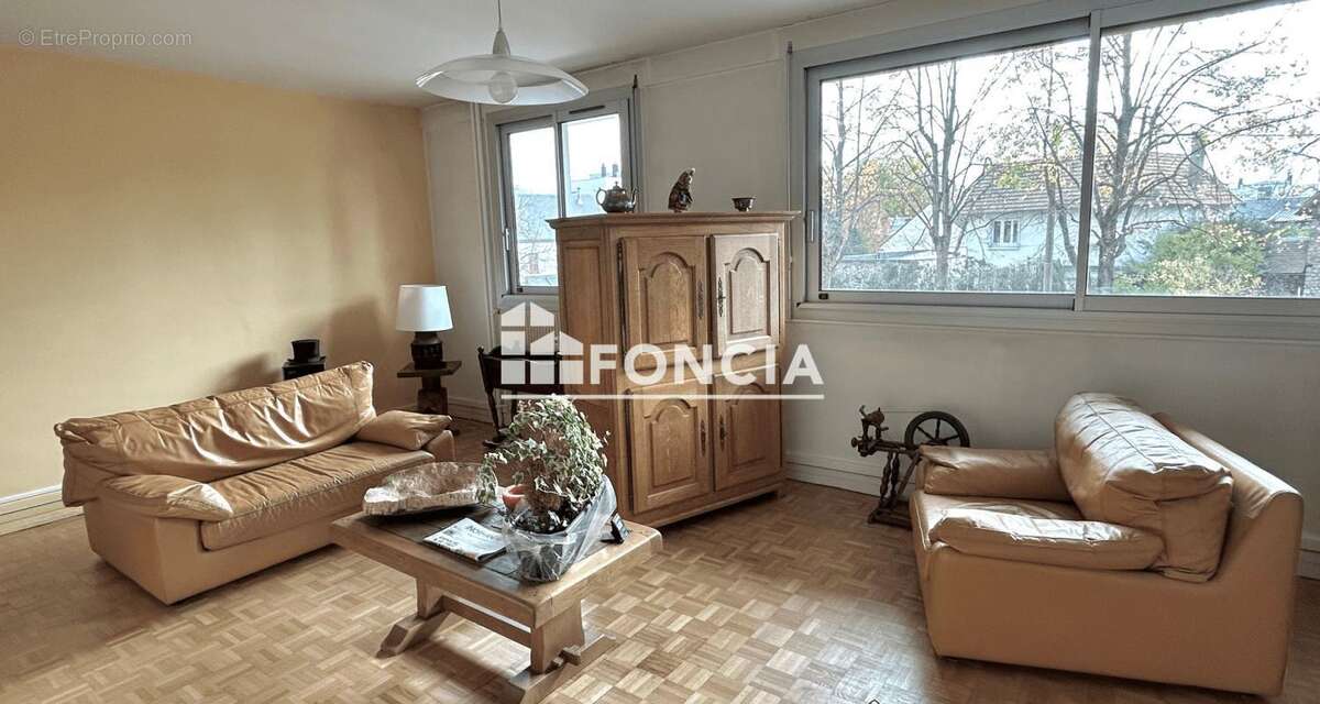 Appartement à MONT-SAINT-AIGNAN