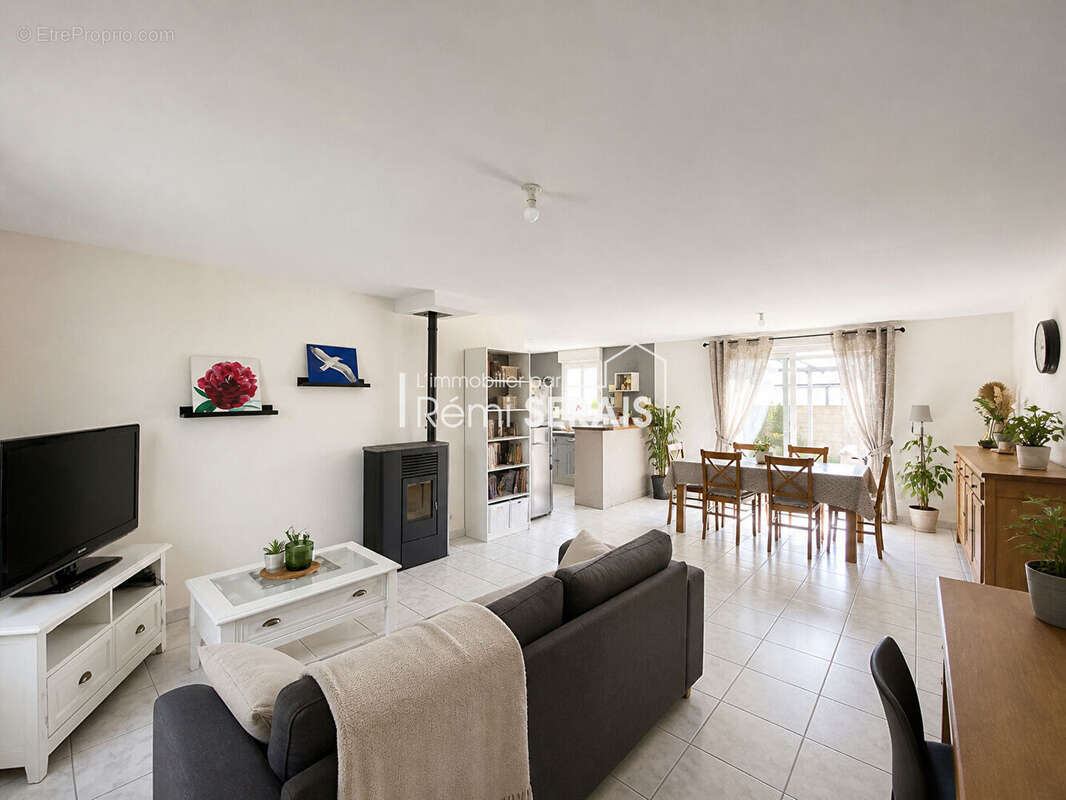 Maison à AUNAY-SUR-ODON
