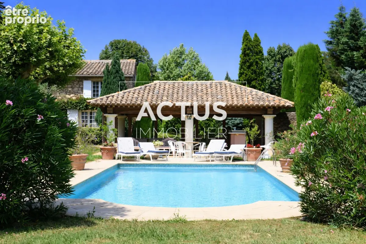 Maison 434 m² à Senas  - photo 4