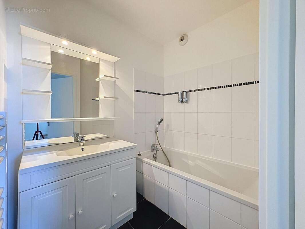   - Appartement à ROUBAIX