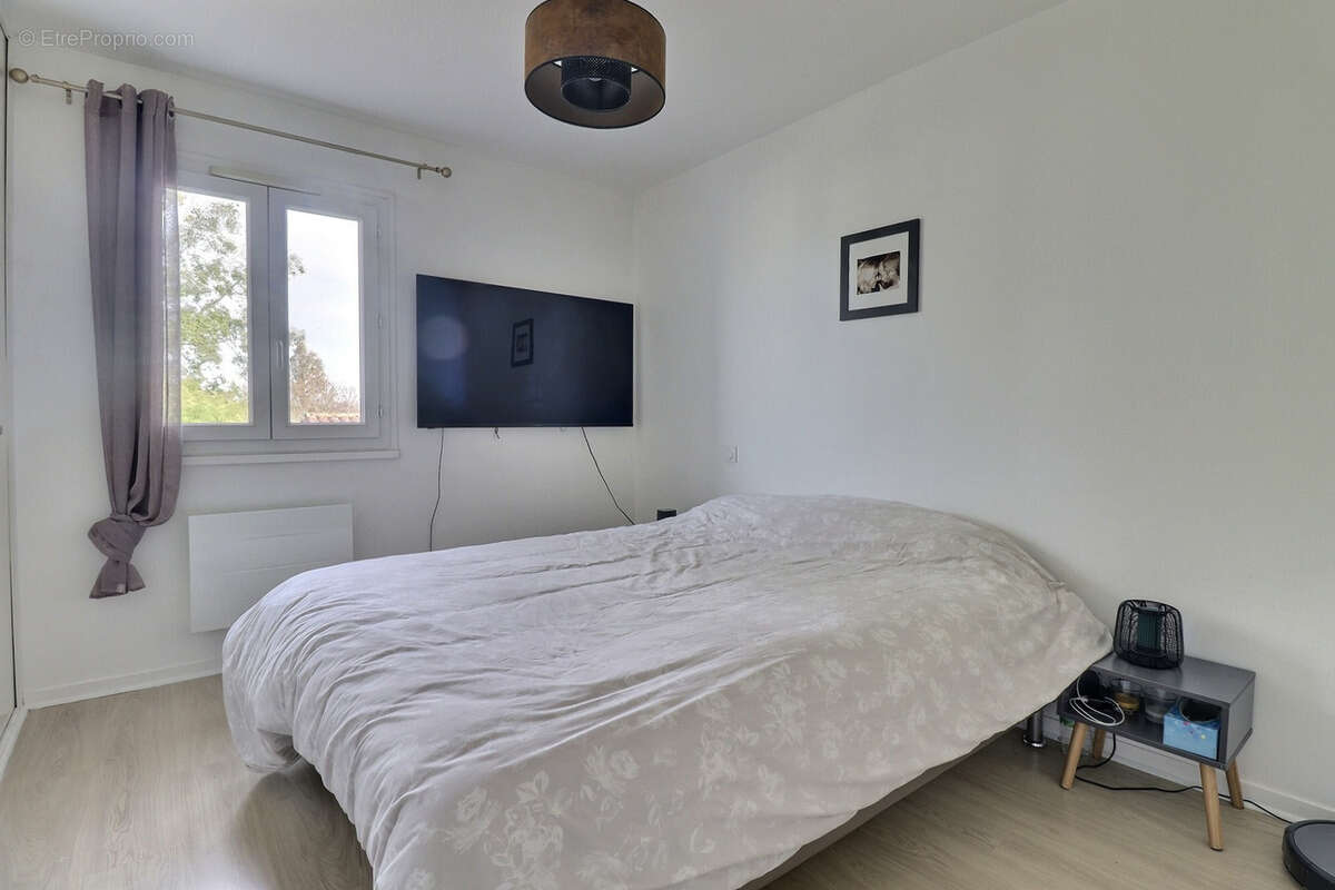 Maison à SAINT-SEURIN-DE-CURSAC